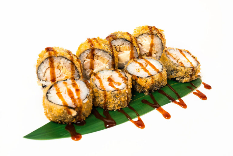 Жаренные роллы с копчёной курицей